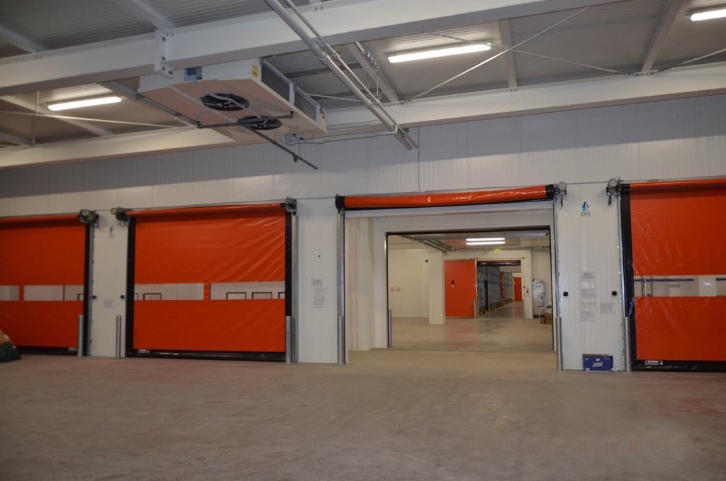 Cold storage loading doors